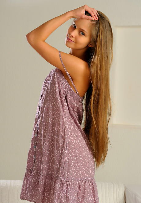 Slim byelorussiann teen Kristel A in sexy skirt in nasty foot fetish 